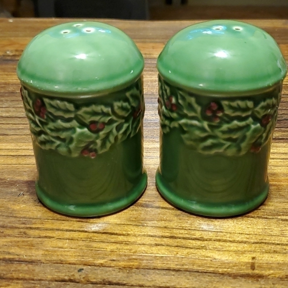Garden Ridge Holiday Holly Berry Salt and Pepper Shakers